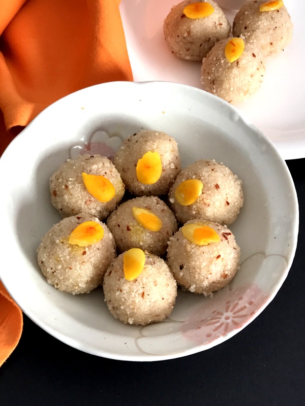 Sabudana Badaam Ladoo